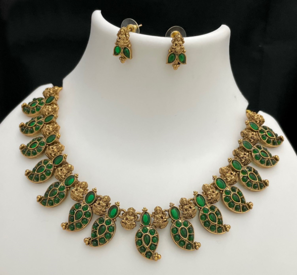 Bollywood Style Indian Gold Plated Choker Necklace Earrings Temple Jewelry Set - Image 2
