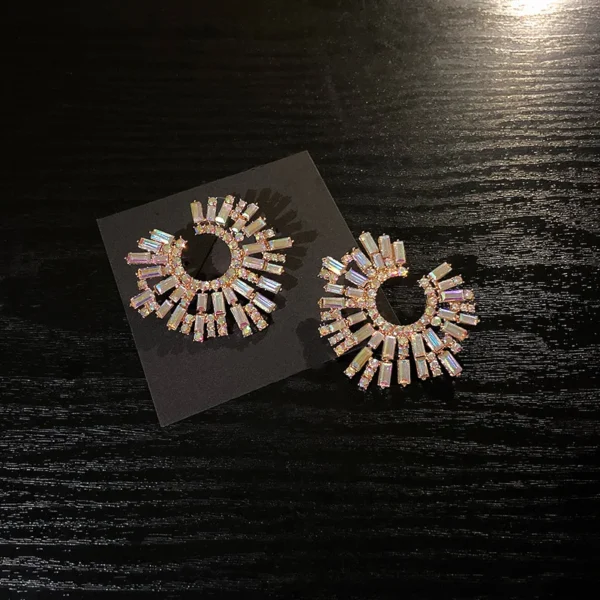 Luxury Exaggerated Crystal Earrings Large Circle Flower Shiny Rhinestone Stud Earrings Trendy Fashion Jewelry - Image 4
